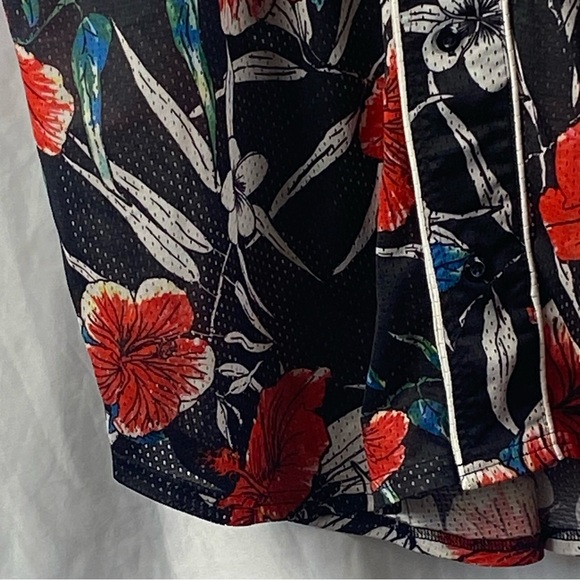 On The Byas Men’s Floral Short Sleeve Shirt with Red and White Flowers Size XL - Picture 14 of 16